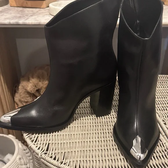 Shutz black leather ankle boots with silver metal toe - Picture 2 of 5
